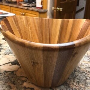 Wooden Acacia Wave Bowl Lipper